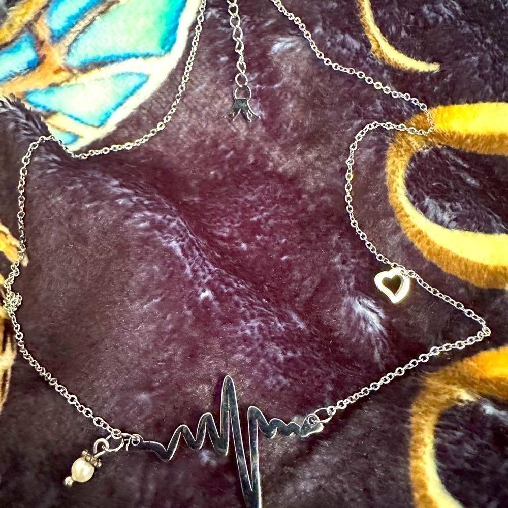 Heartbeat necklace